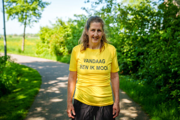 Stralende T-shirts voor een Positieve Levenshouding - Afbeelding 3