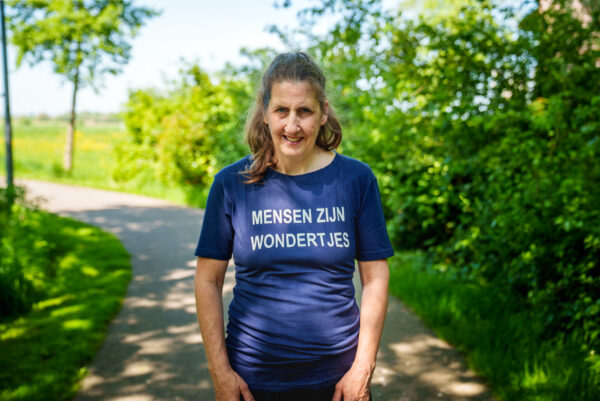 Stralende T-shirts voor een Positieve Levenshouding - Afbeelding 5